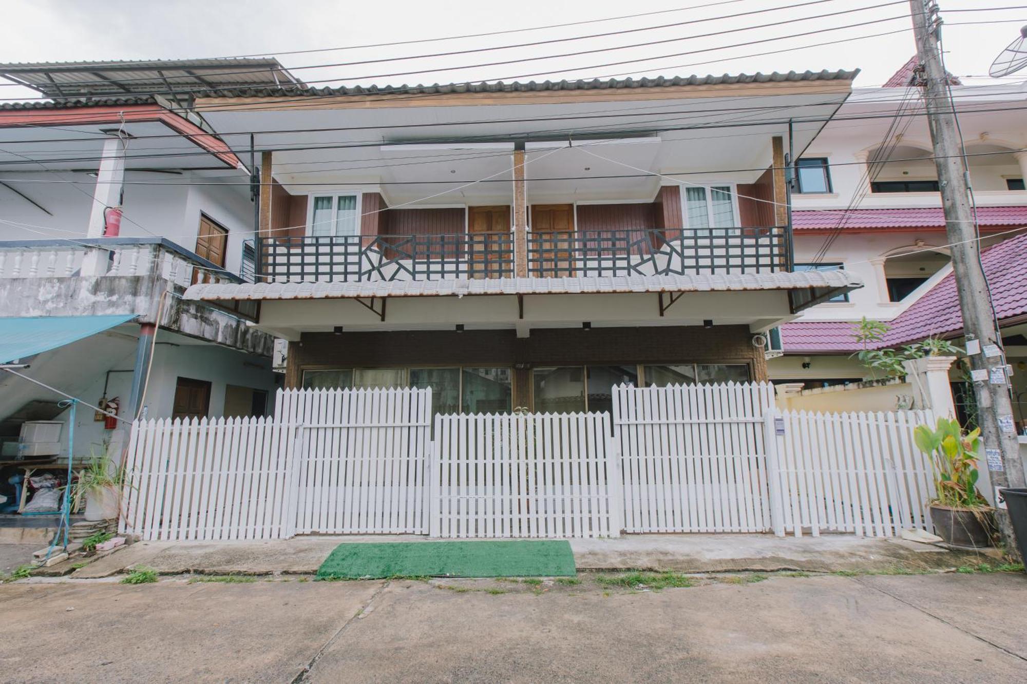Royal Prince Residence Patong Exterior foto